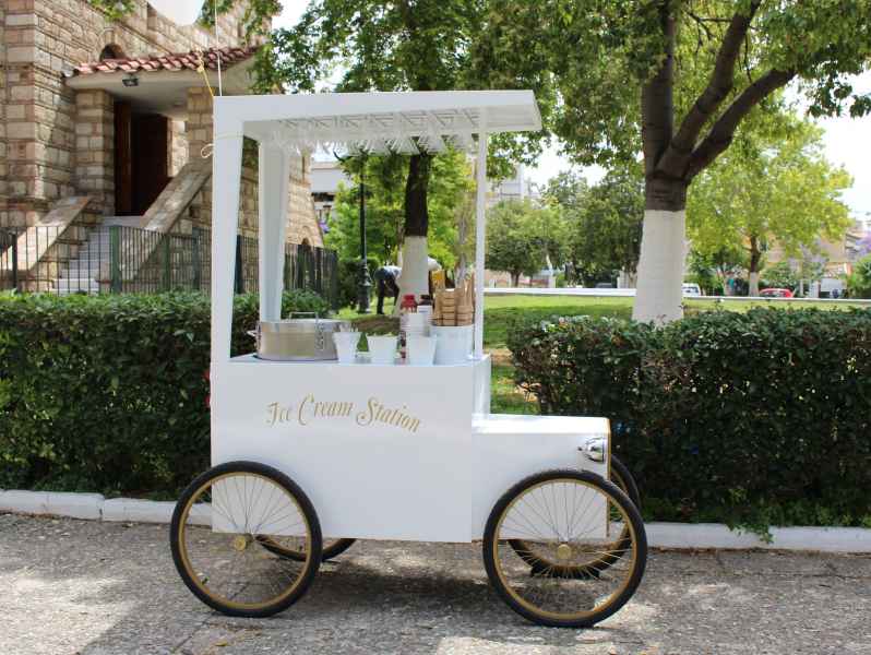 Καρότσι παγωτού για βάπτιση